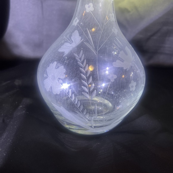 Vintage Romanian 15.7 Tall Sand Etched Floral Decanter‎ Glass W/ Stopper - Picture 4 of 14